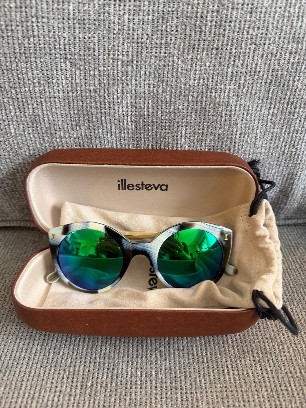 Illesteva Round Sunglasses with Green Mirrored Lenses and Blue-White Frame